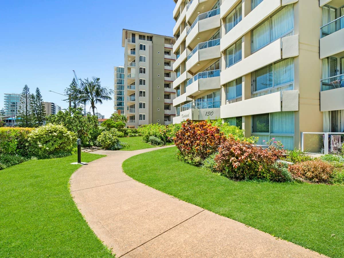 130 Marine Parade, COOLANGATTA - Thumbnail 13
