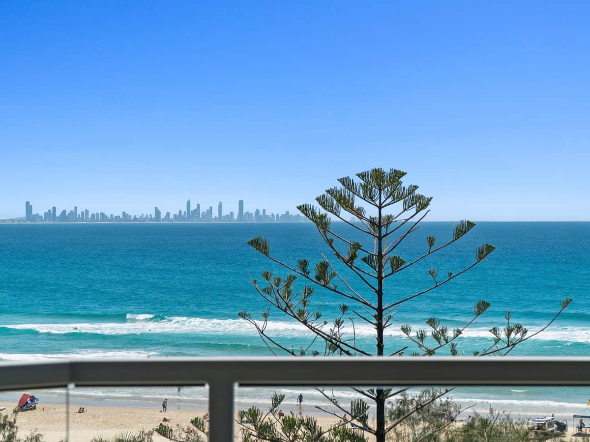 130 Marine Parade, COOLANGATTA - Thumbnail 14