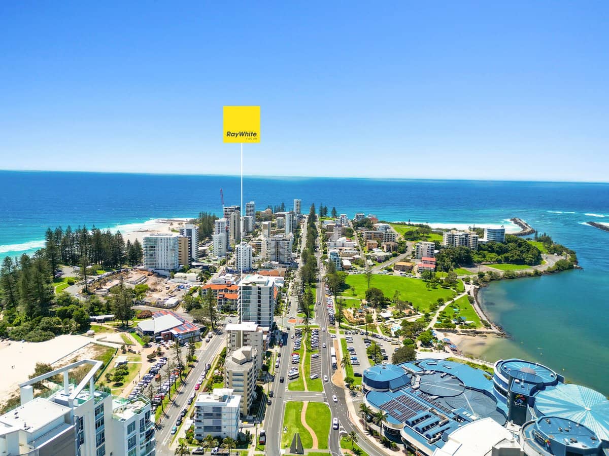 130 Marine Parade, COOLANGATTA - Thumbnail 15