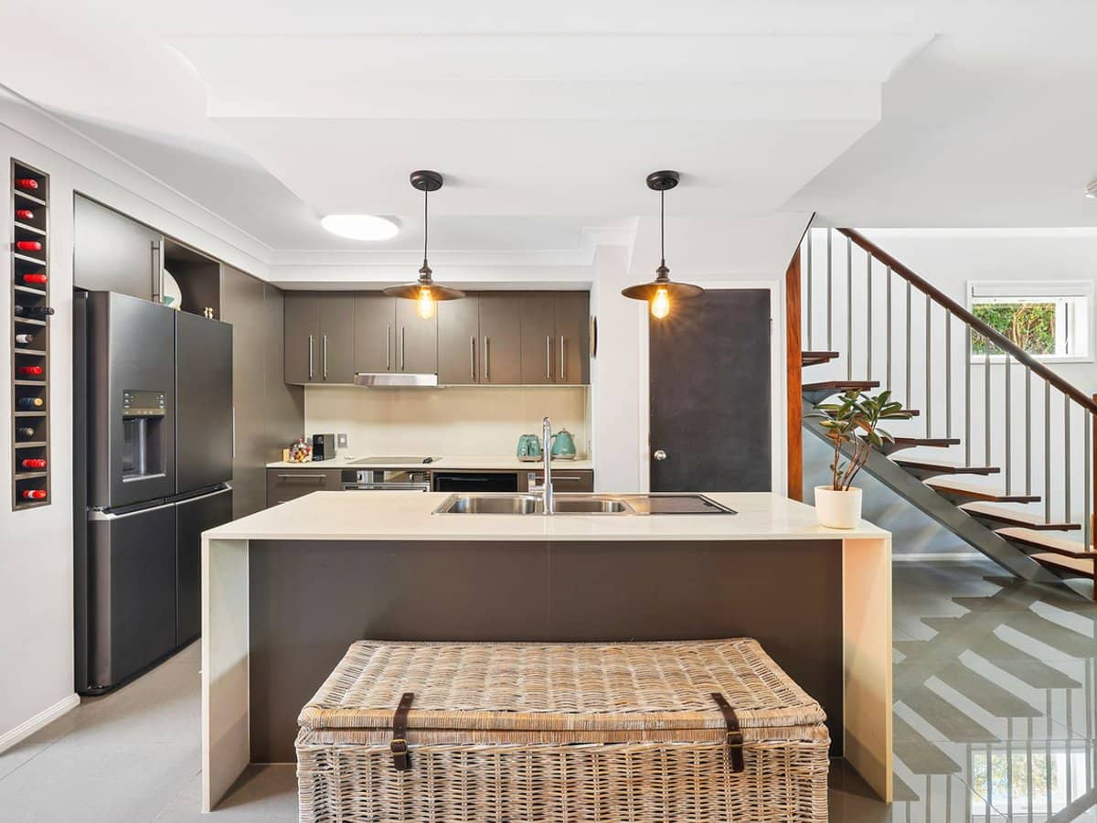 24 Lillie Street, Burleigh Waters - Thumbnail 3