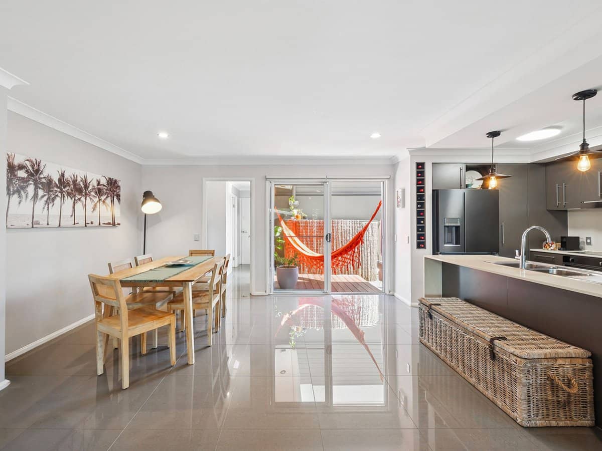 24 Lillie Street, Burleigh Waters - Thumbnail 4