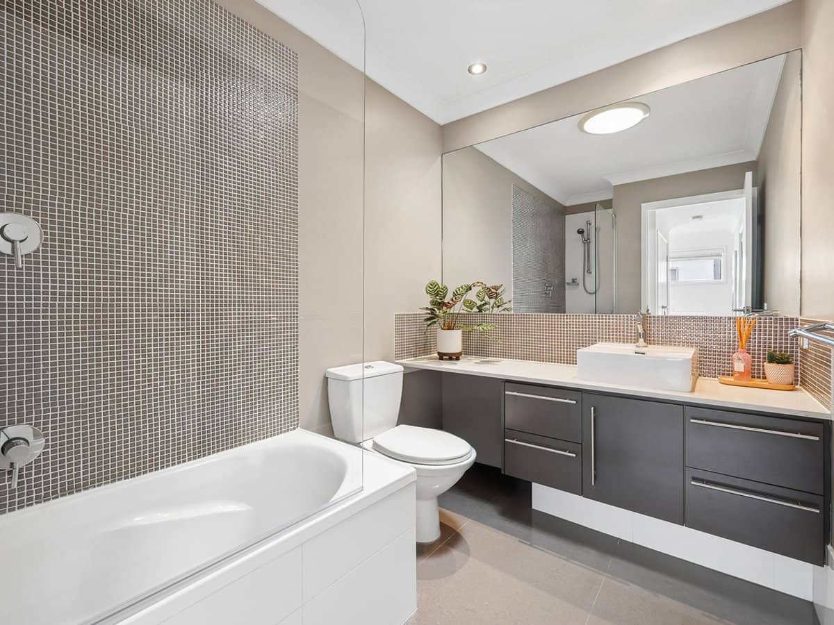 24 Lillie Street, Burleigh Waters - Thumbnail 16