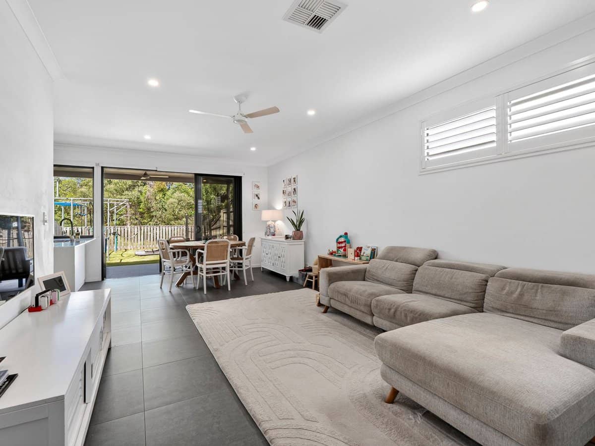 28 Bonogin Road, MUDGEERABA - Thumbnail 3