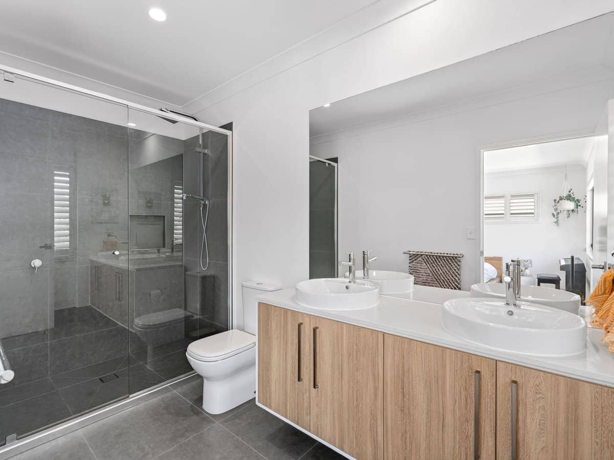 28 Bonogin Road, MUDGEERABA - Thumbnail 8