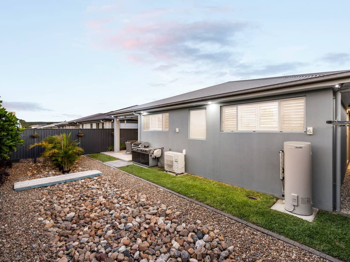 1 Manuka Road, LOGAN VILLAGE - Thumbnail 3