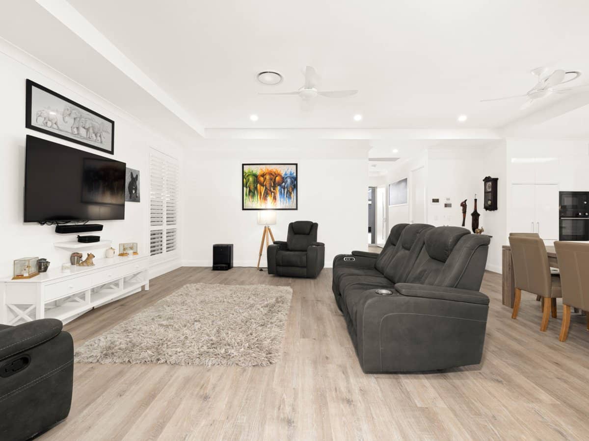 1 Manuka Road, LOGAN VILLAGE - Thumbnail 8