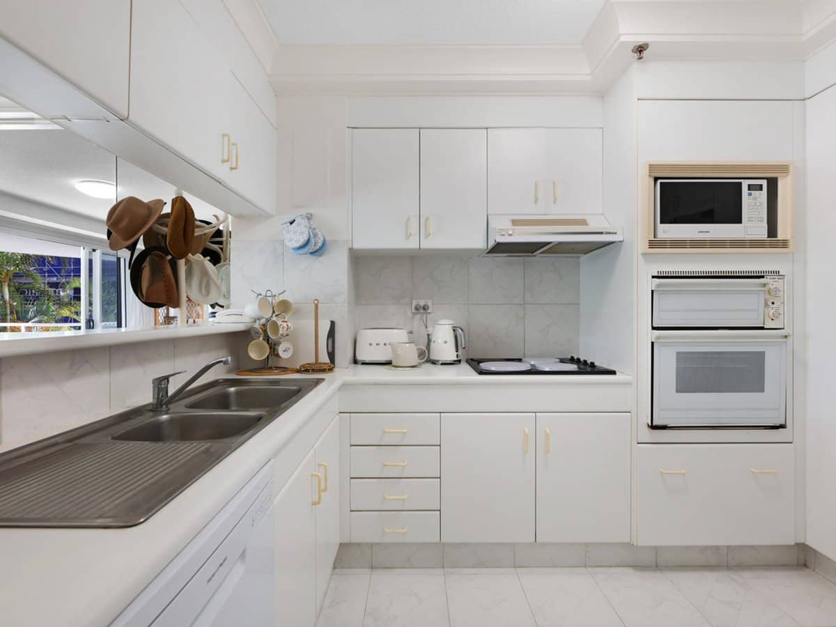 3 Second Avenue, Burleigh Heads - Thumbnail 2