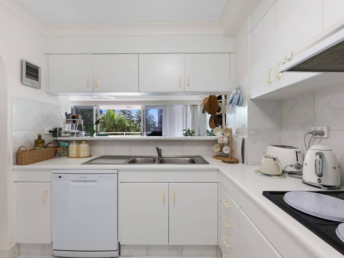 3 Second Avenue, Burleigh Heads - Thumbnail 3