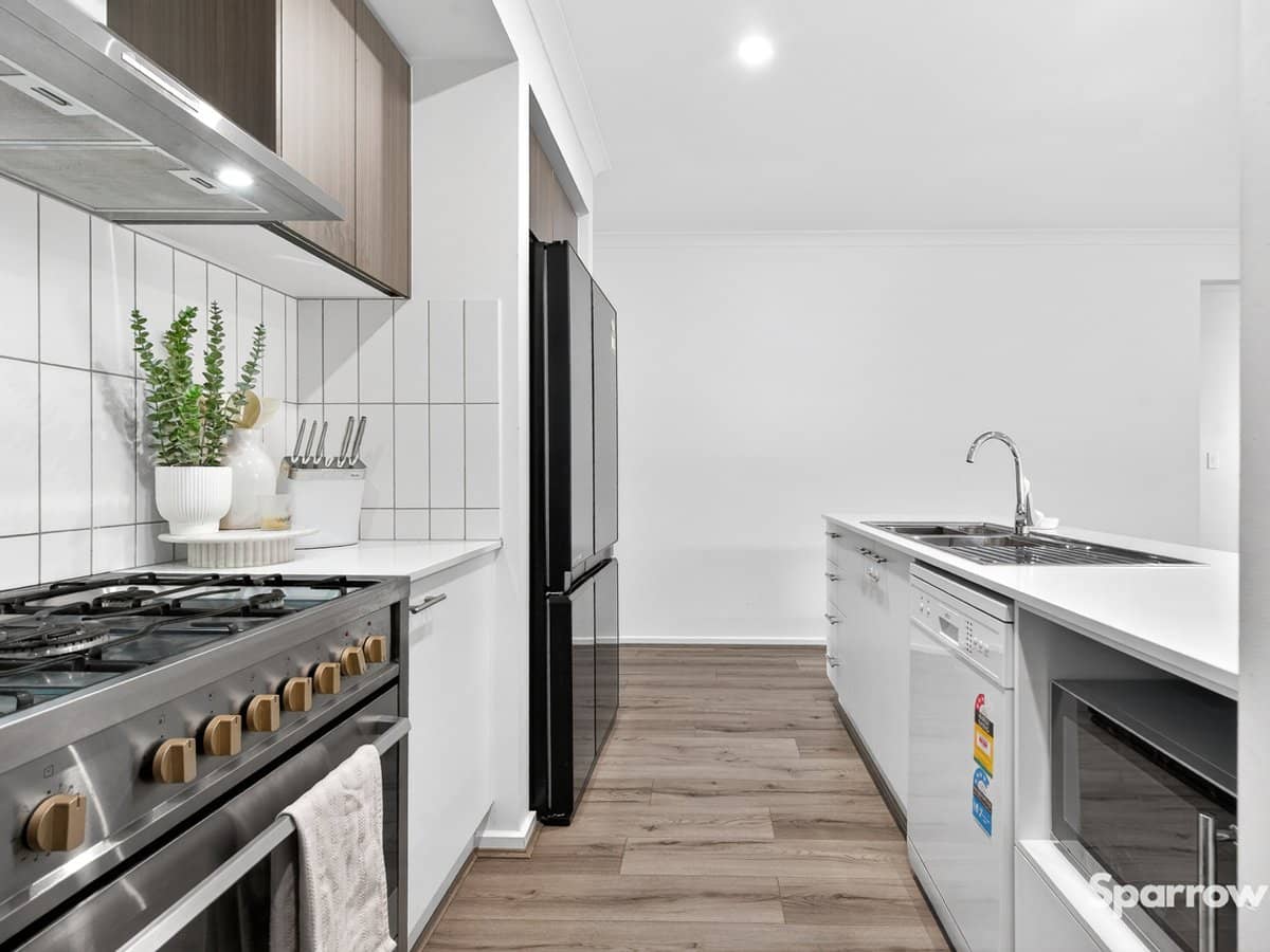 34 Bangalow Circuit, BAHRS SCRUB - Thumbnail 2