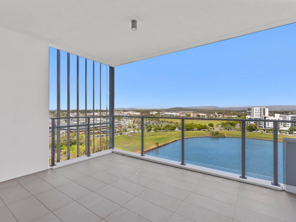 25-31 East Quay Drive, BIGGERA WATERS - Thumbnail 2