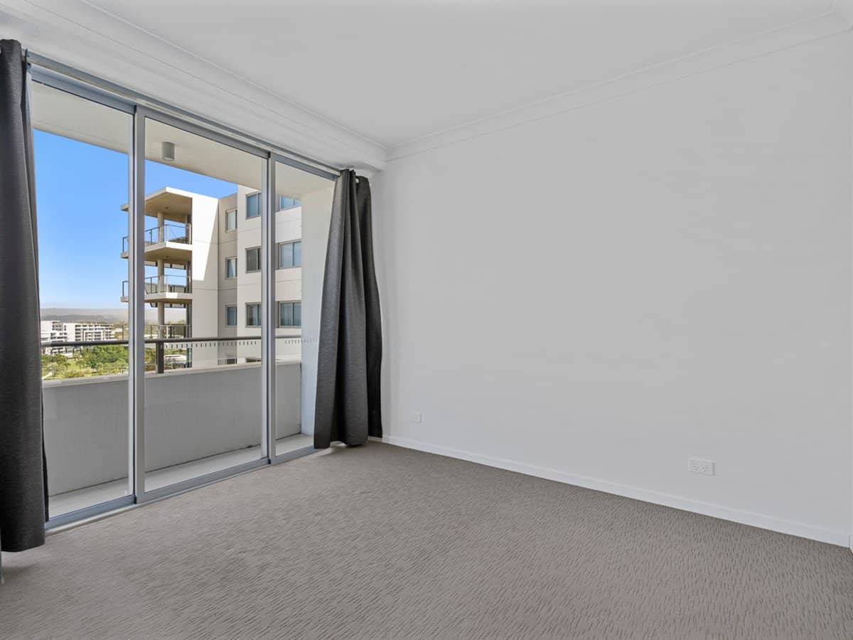 25-31 East Quay Drive, BIGGERA WATERS - Thumbnail 8