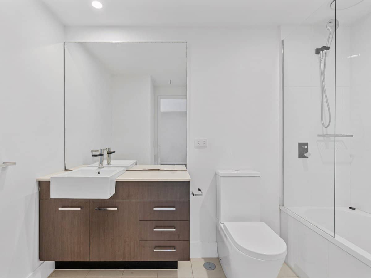 25-31 East Quay Drive, BIGGERA WATERS - Thumbnail 12