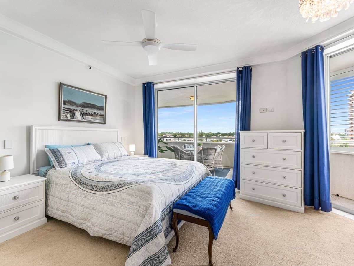 12 Commodore Drive, PARADISE WATERS - Thumbnail 8