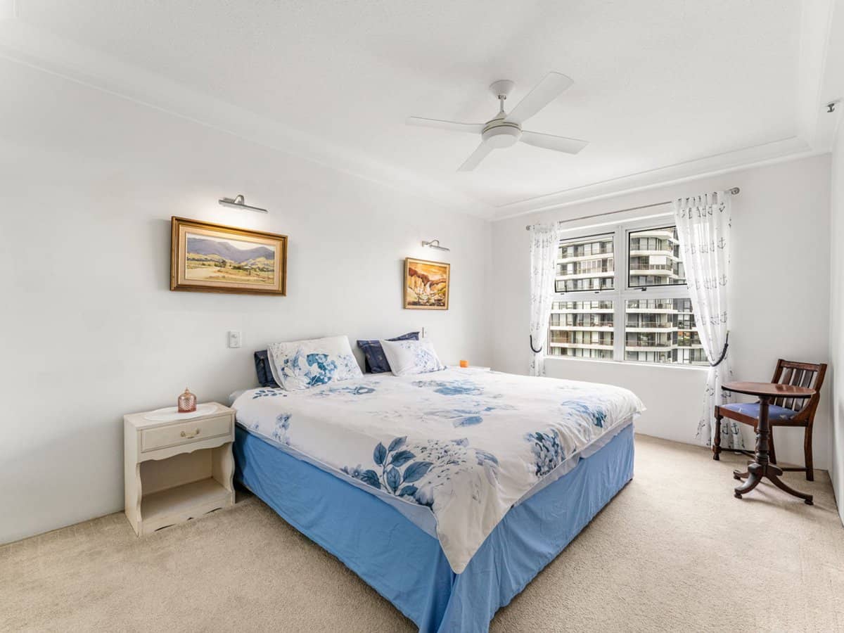 12 Commodore Drive, PARADISE WATERS - Thumbnail 9