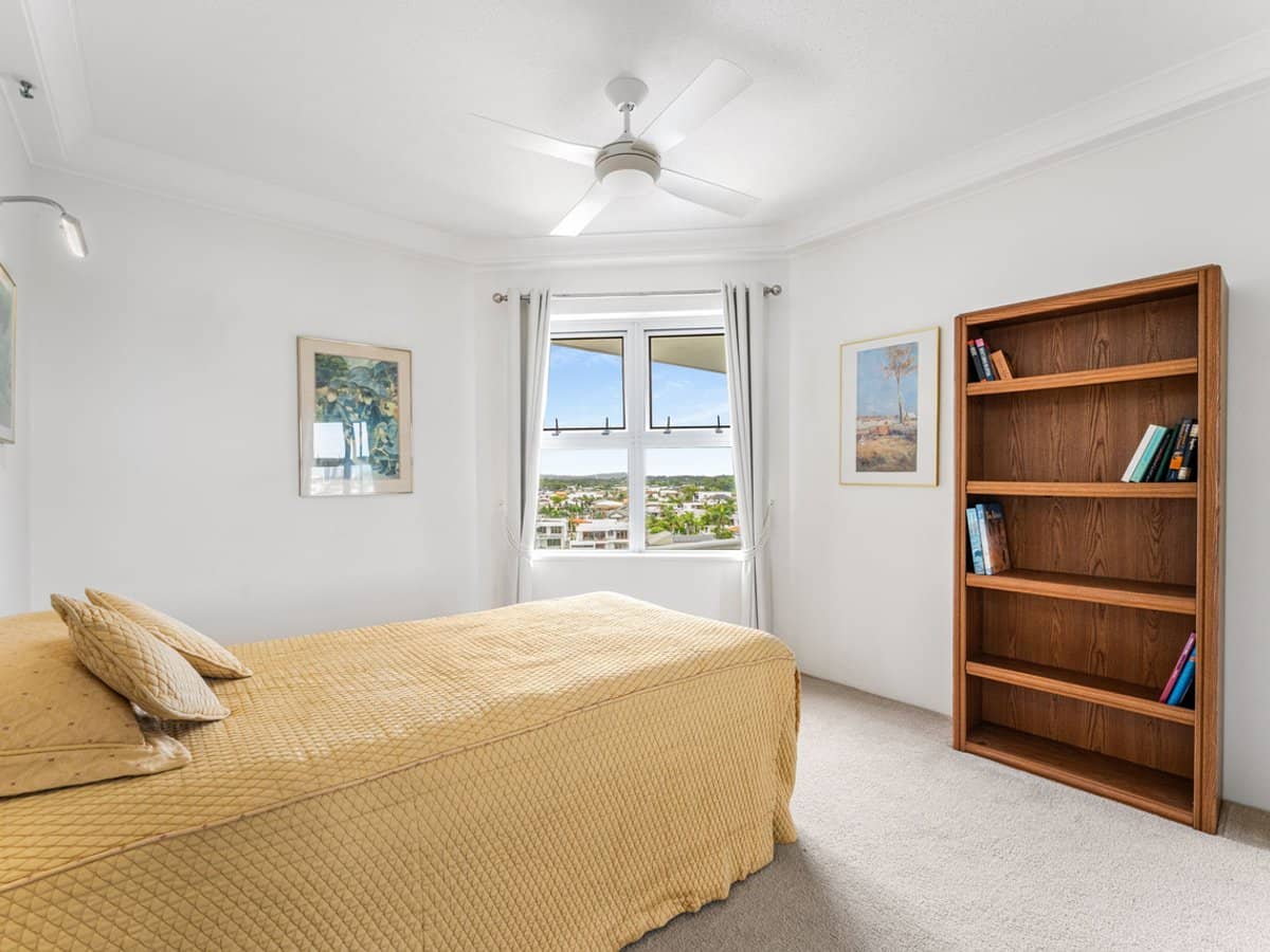 12 Commodore Drive, PARADISE WATERS - Thumbnail 10