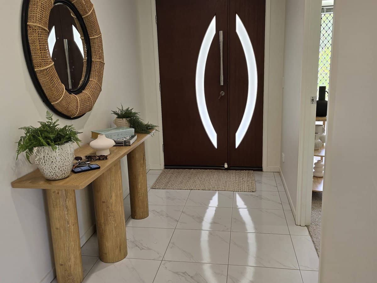 10 Panorama Drive, Reedy Creek - Thumbnail 2