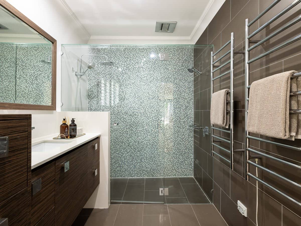 83 Amalfi Drive, SURFERS PARADISE - Thumbnail 11