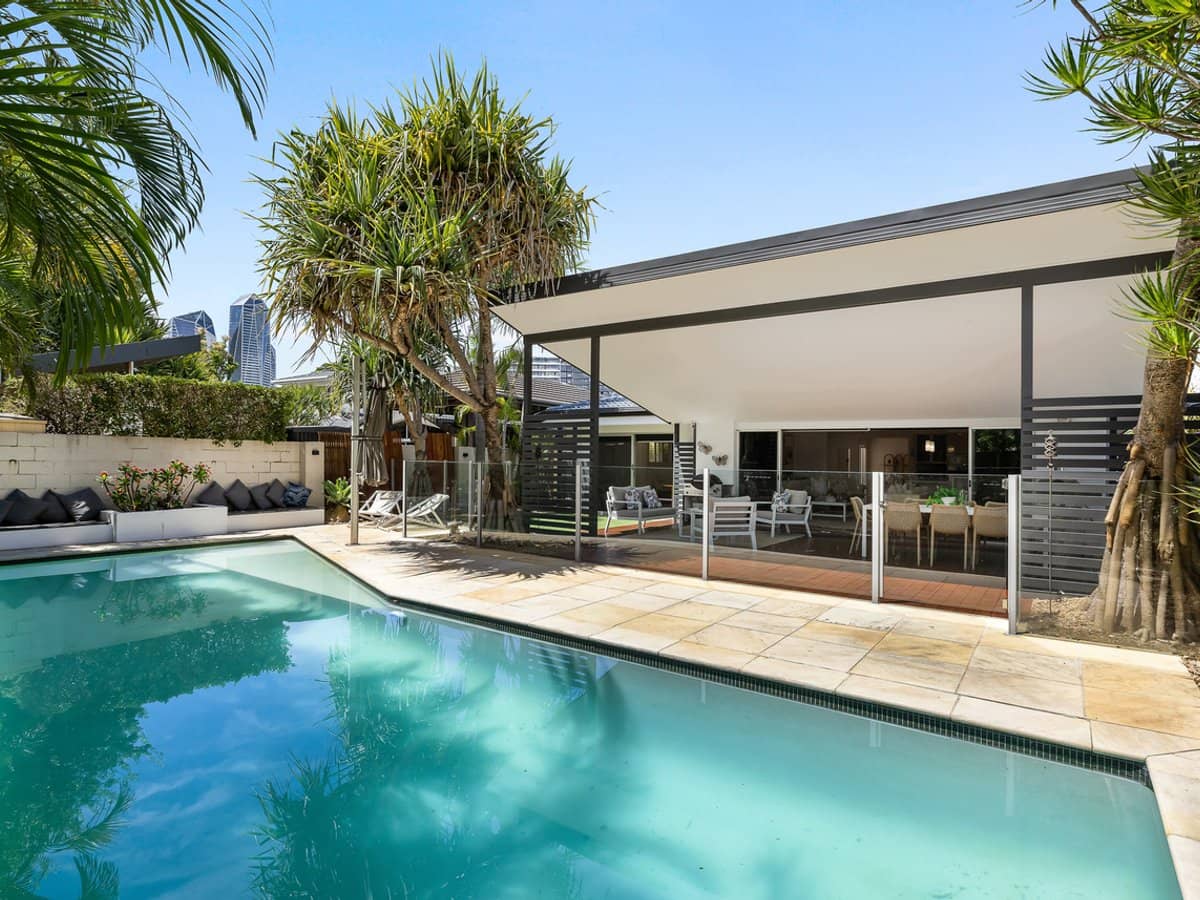 83 Amalfi Drive, SURFERS PARADISE - Thumbnail 18