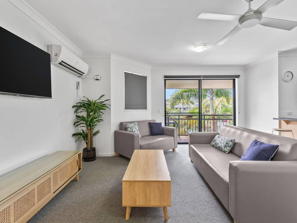 2360 Gold Coast Highway, MERMAID BEACH - Thumbnail 3