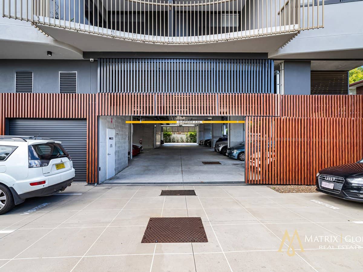 135 Eugaree Street, SOUTHPORT - Thumbnail 28