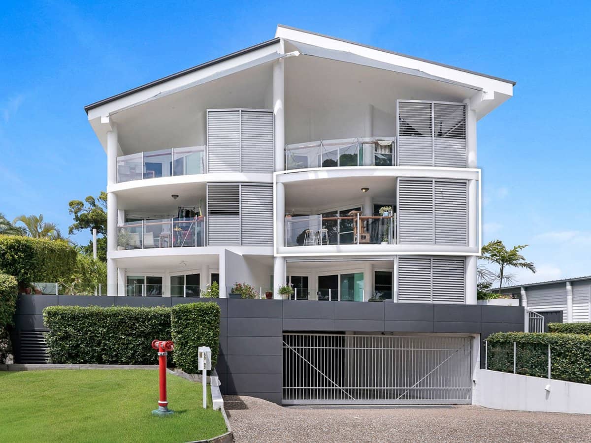 6/50-52 Rutledge Street, COOLANGATTA - Thumbnail 1