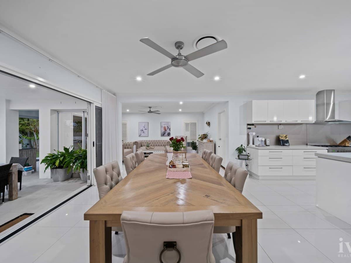 33 The Peninsula, Helensvale - Thumbnail 8