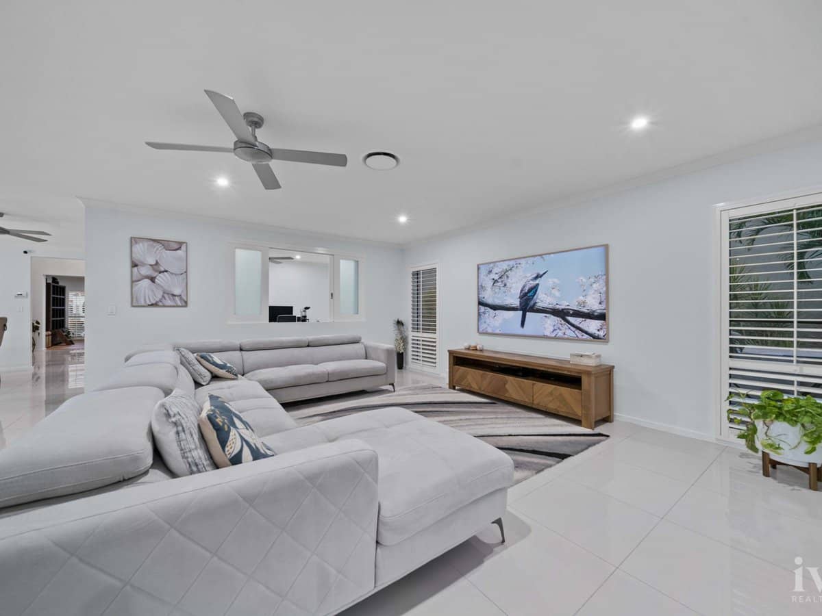 33 The Peninsula, Helensvale - Thumbnail 10
