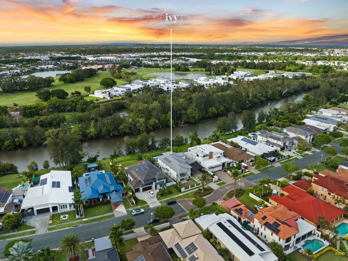 33 The Peninsula, Helensvale - Thumbnail 28