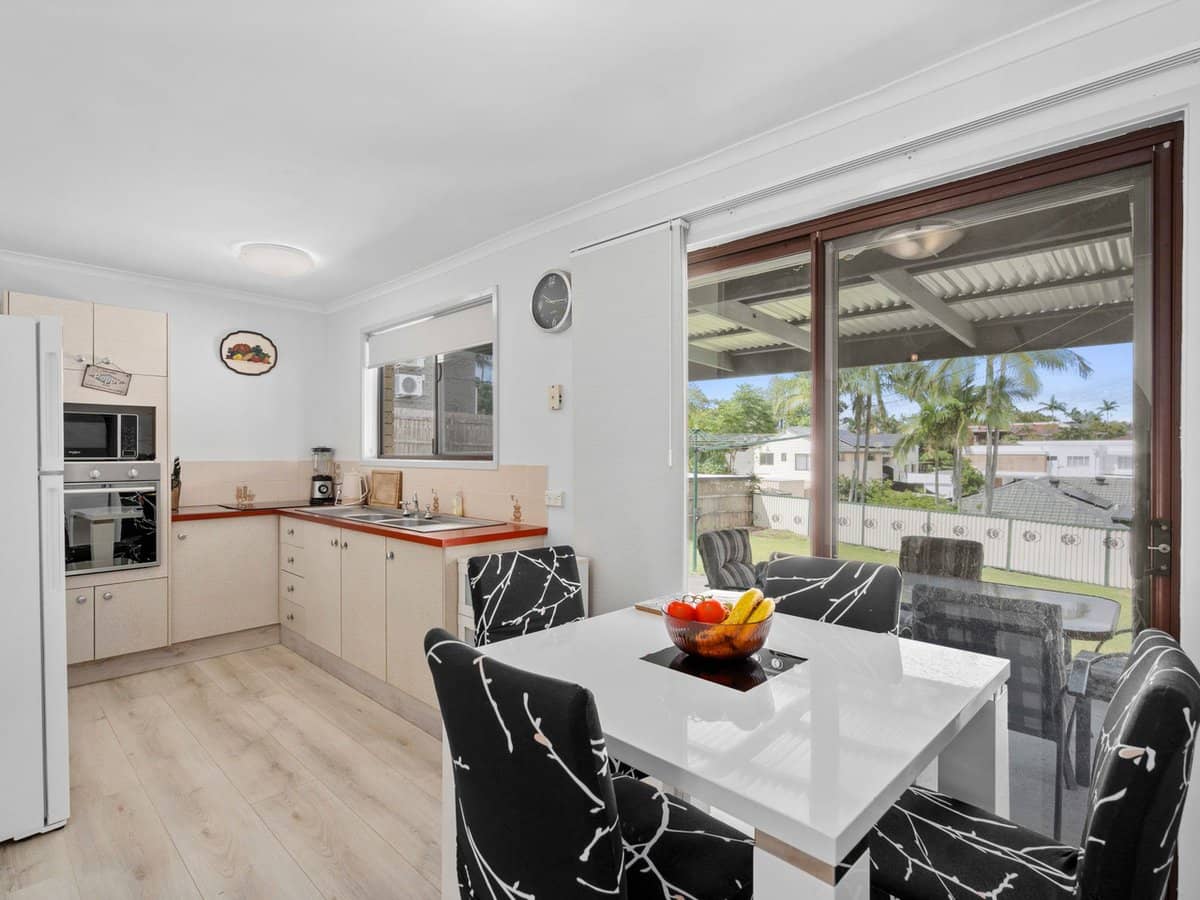 12 Carrabean Avenue, Ashmore - Thumbnail 7