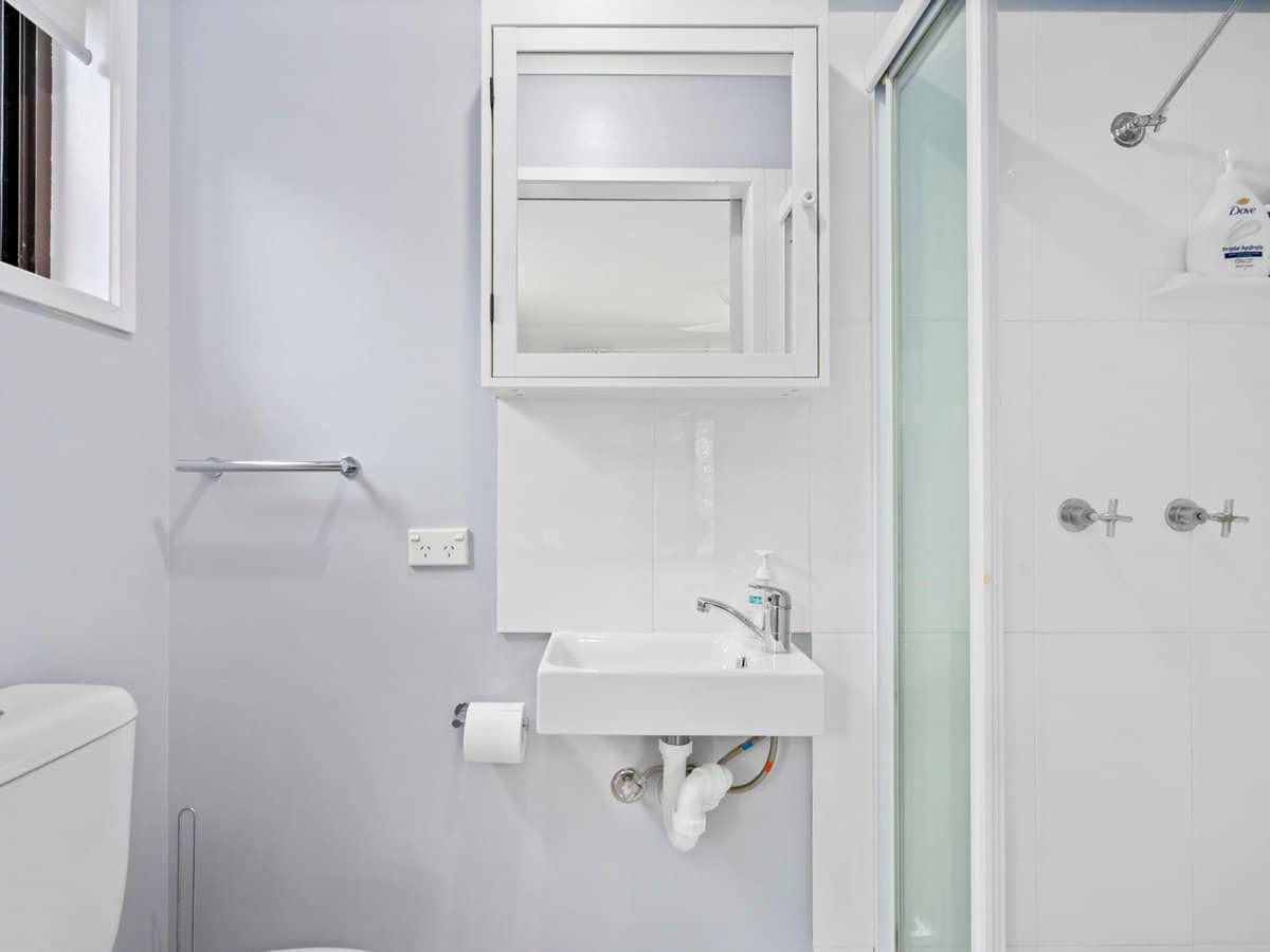 12 Carrabean Avenue, Ashmore - Thumbnail 10