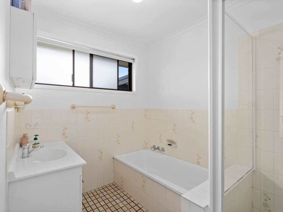 12 Carrabean Avenue, Ashmore - Thumbnail 12