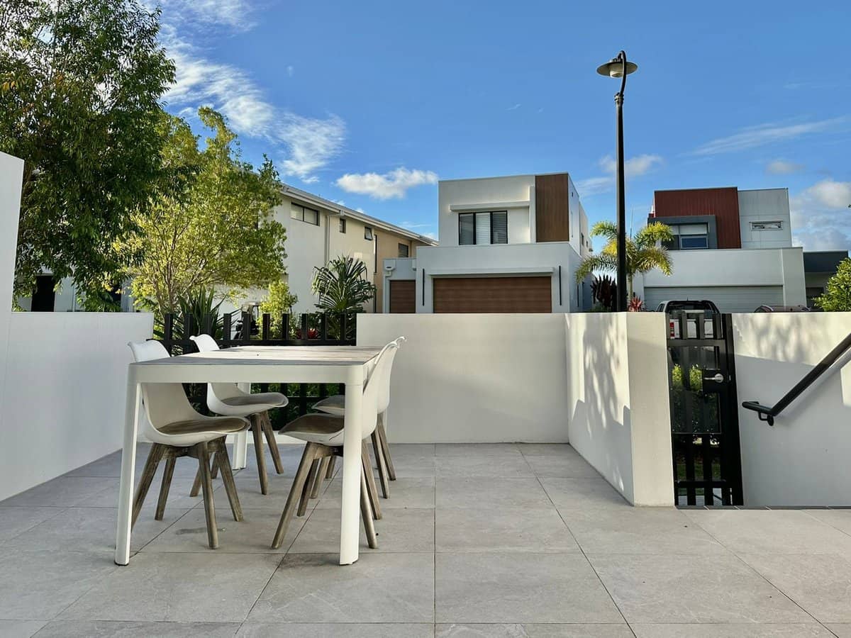 5608 Harbourview Drive, Hope Island - Thumbnail 2