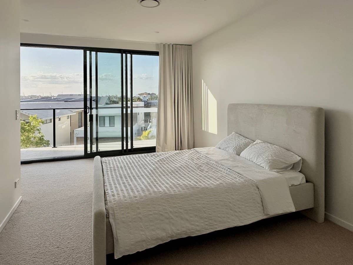 5608 Harbourview Drive, Hope Island - Thumbnail 3