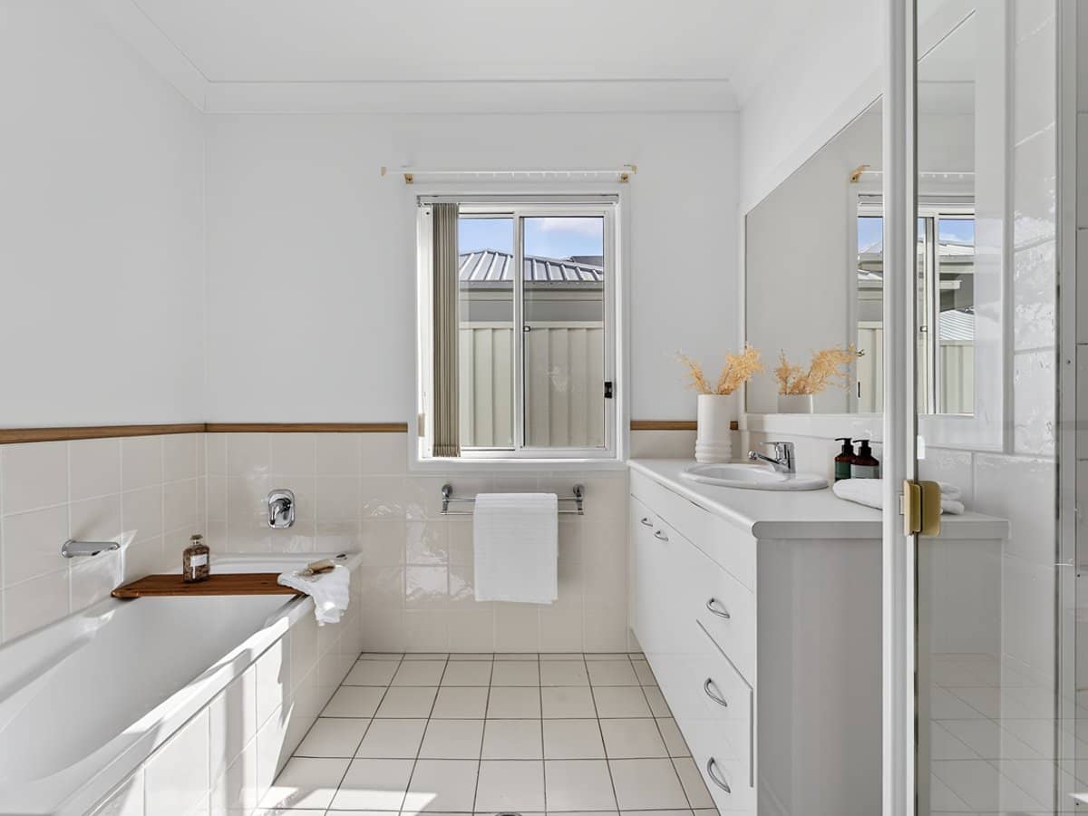 268-274 Ashmore Road, BENOWA - Thumbnail 13