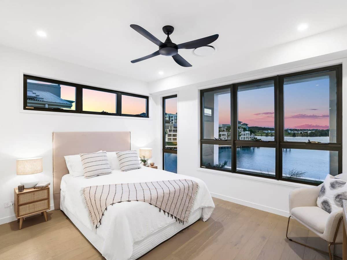 19 Watts Drive, VARSITY LAKES - Thumbnail 7