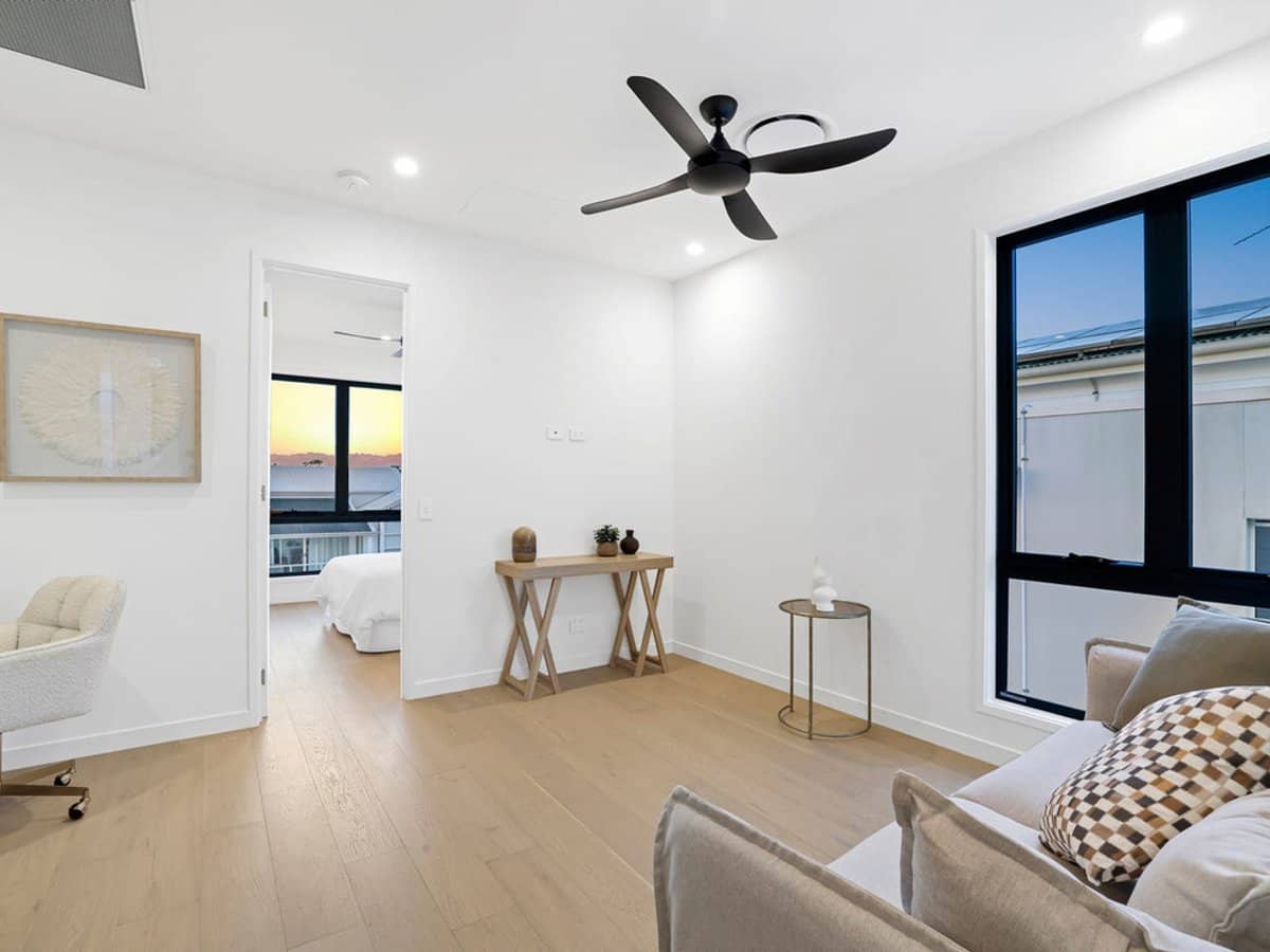 19 Watts Drive, VARSITY LAKES - Thumbnail 11