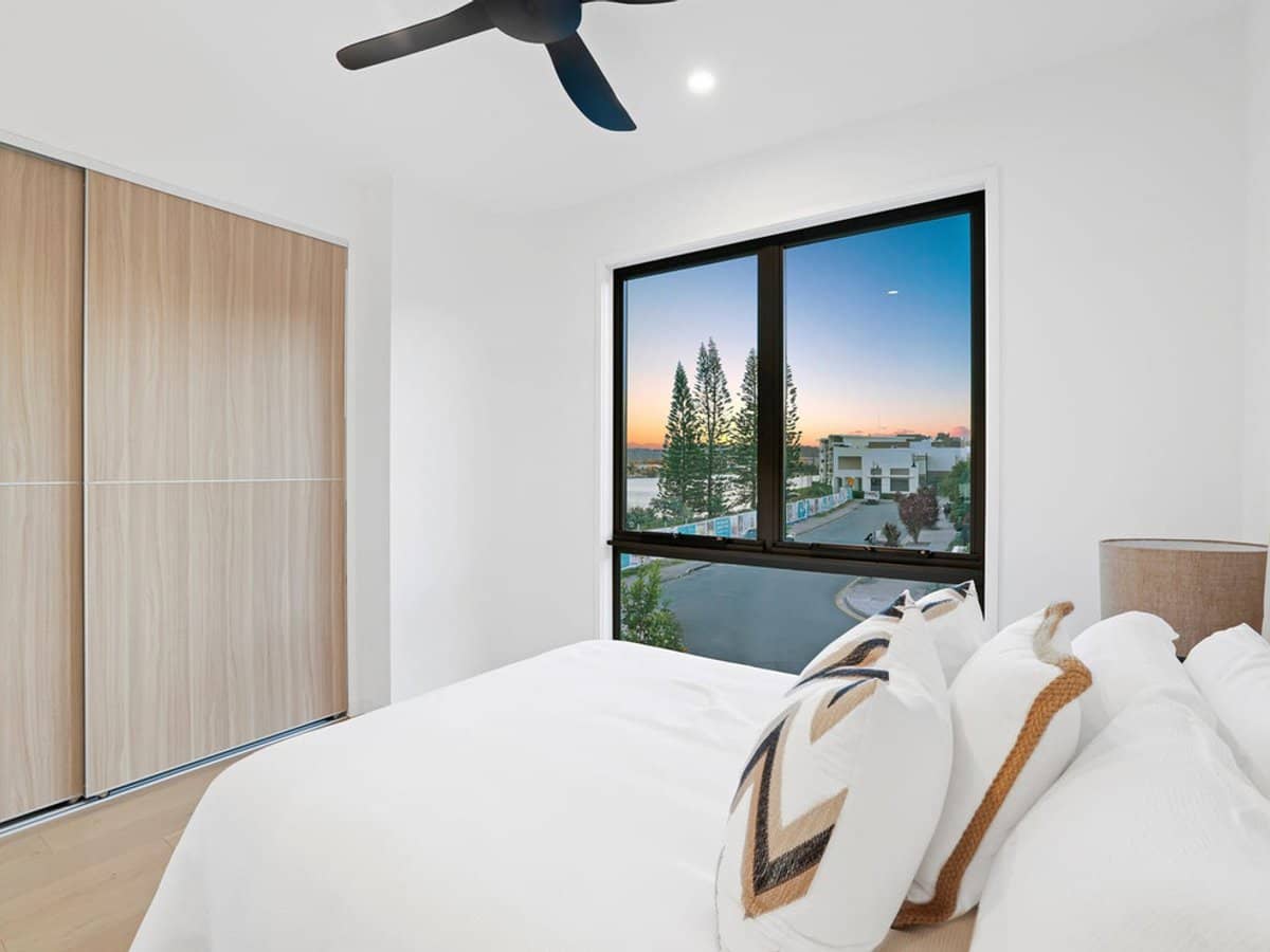 19 Watts Drive, VARSITY LAKES - Thumbnail 13