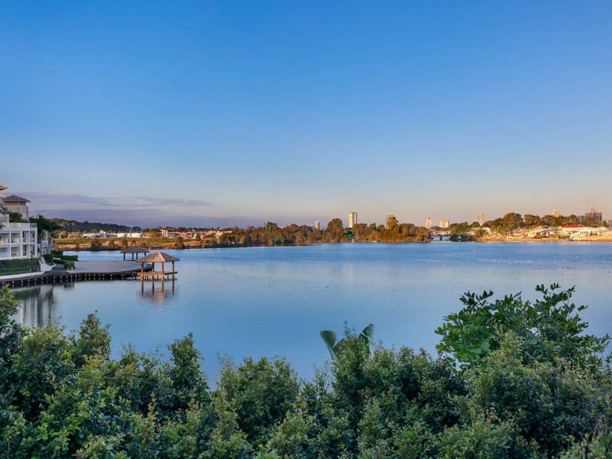 19 Watts Drive, VARSITY LAKES - Thumbnail 18