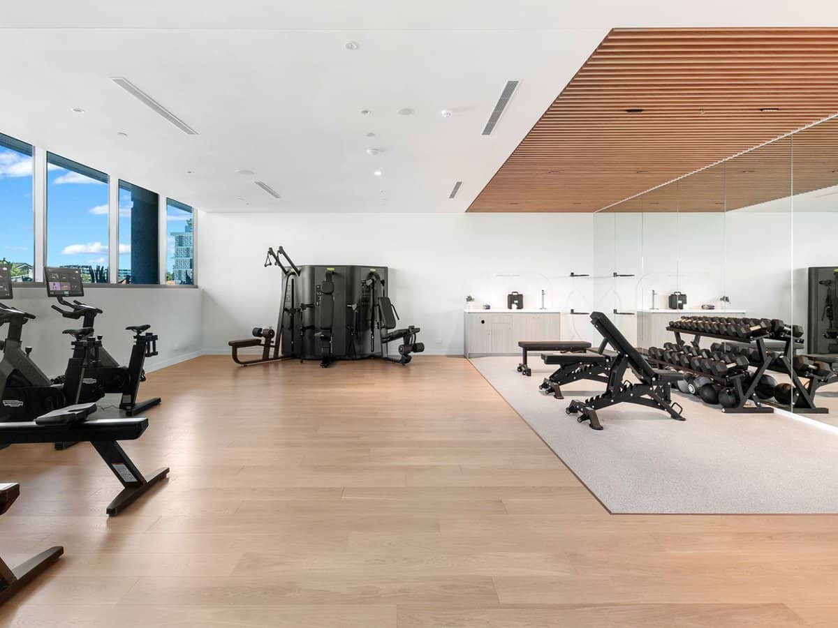 146 Surf Parade, Broadbeach - Thumbnail 19