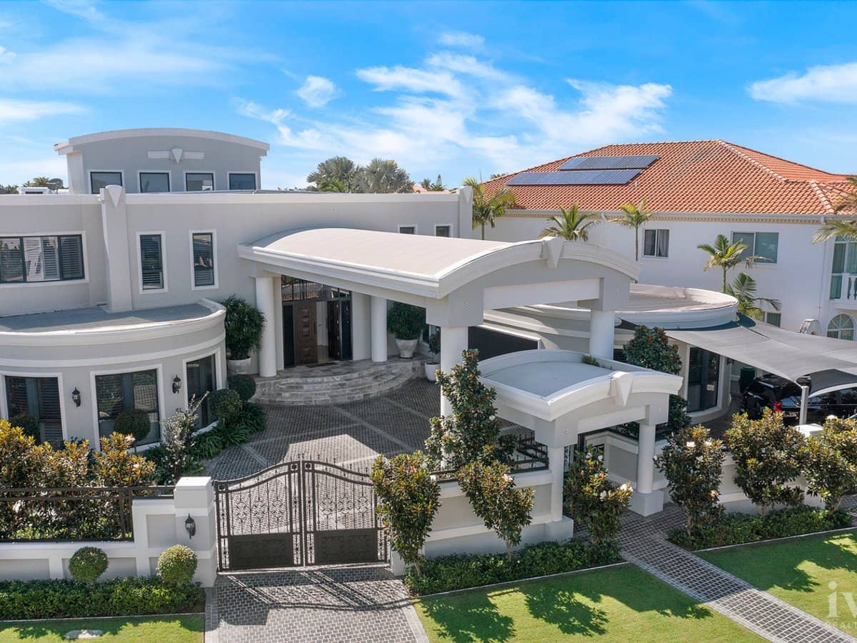 35 Brittanic Crescent, Sovereign Islands - Thumbnail 2