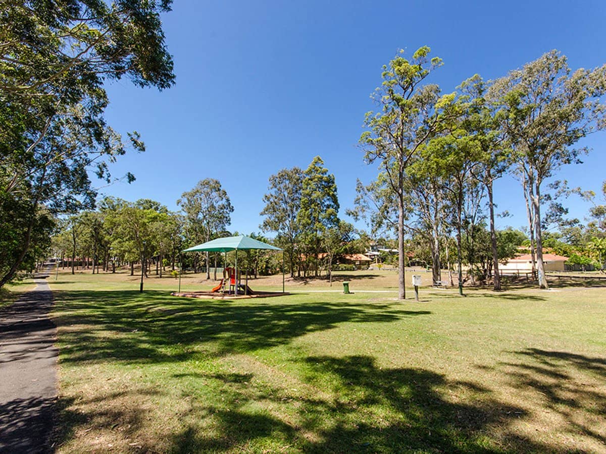 20 Allspice Drive, ASHMORE - Thumbnail 33