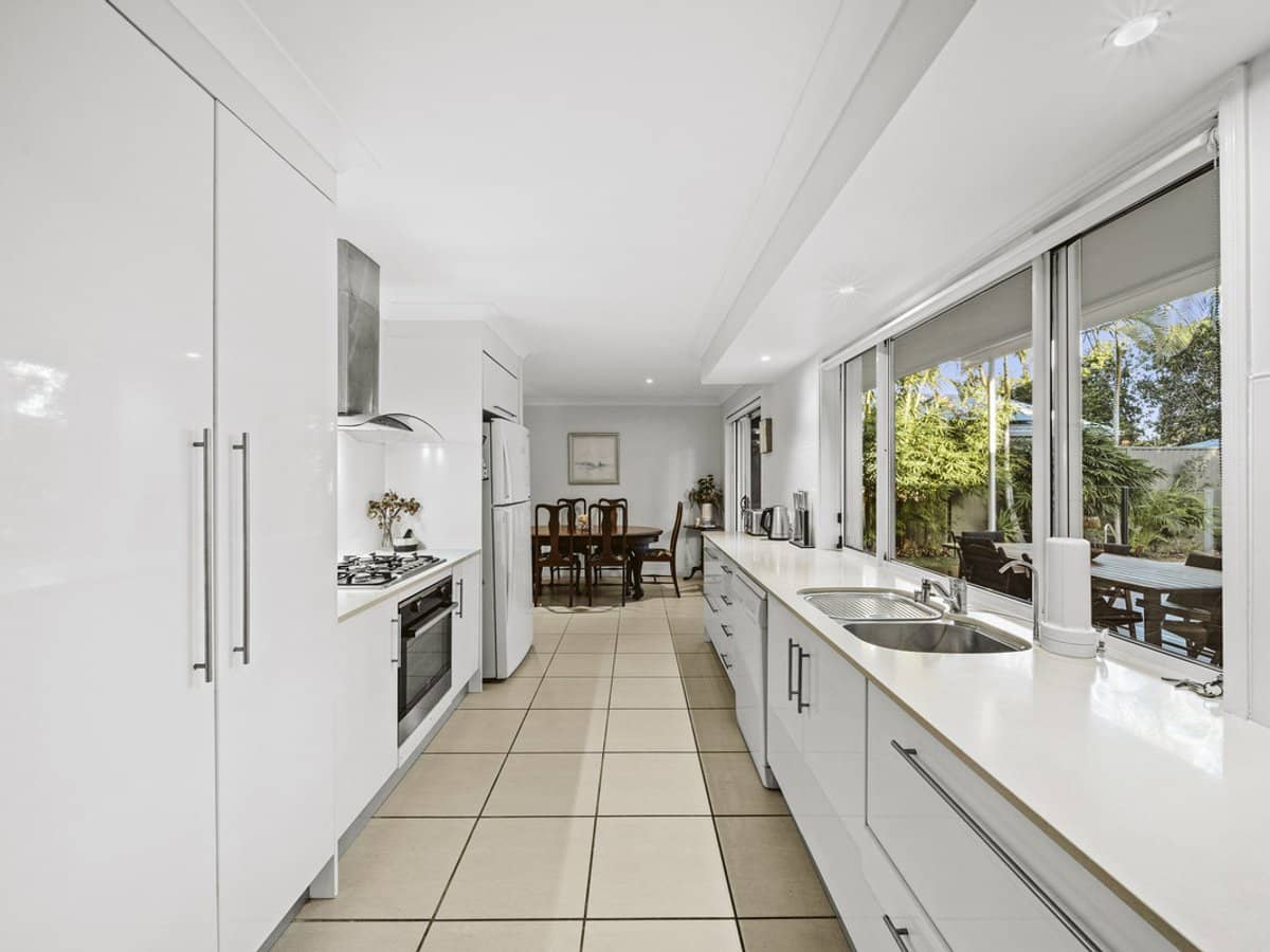 22 Wedgebill Parade, Burleigh Waters - Thumbnail 5