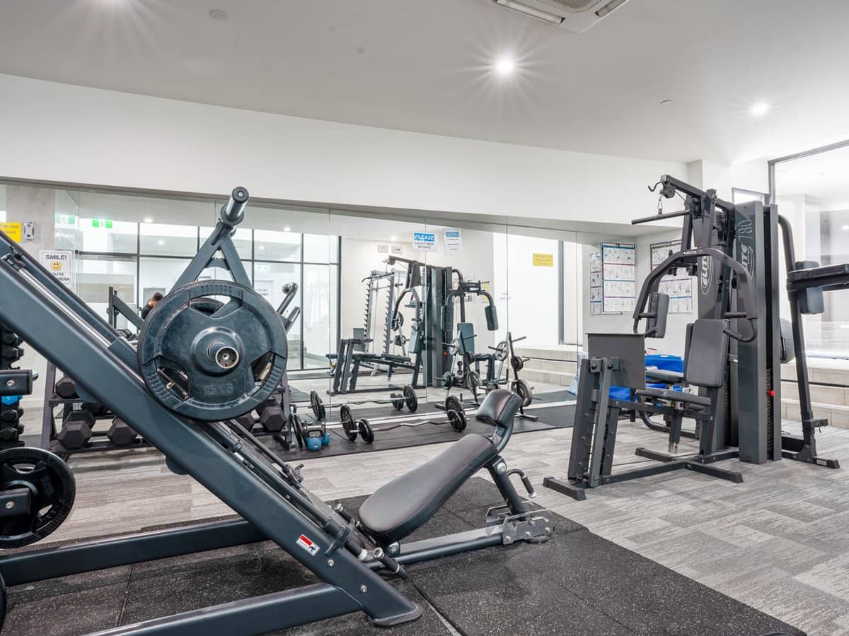 22 Surf Parade, BROADBEACH - Thumbnail 15