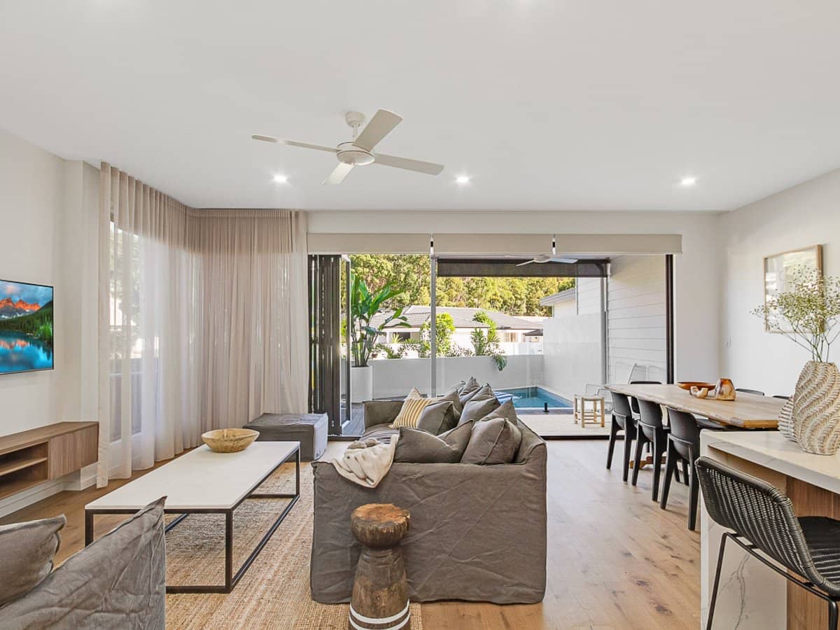 21 Tabilban Street, BURLEIGH HEADS - Thumbnail 3