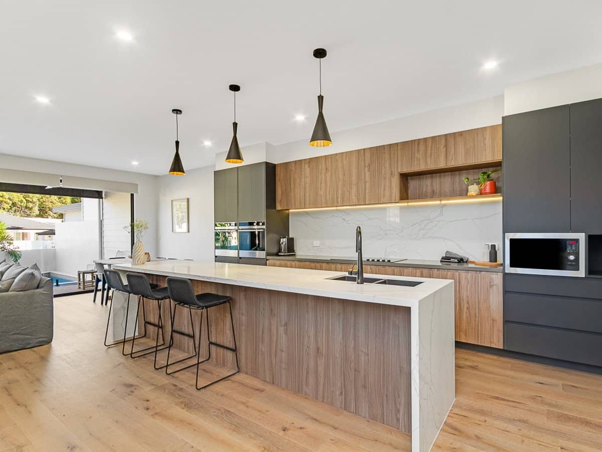 21 Tabilban Street, BURLEIGH HEADS - Thumbnail 4