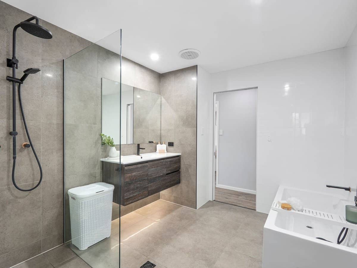 1 Thornleigh Crescent, VARSITY LAKES - Thumbnail 14