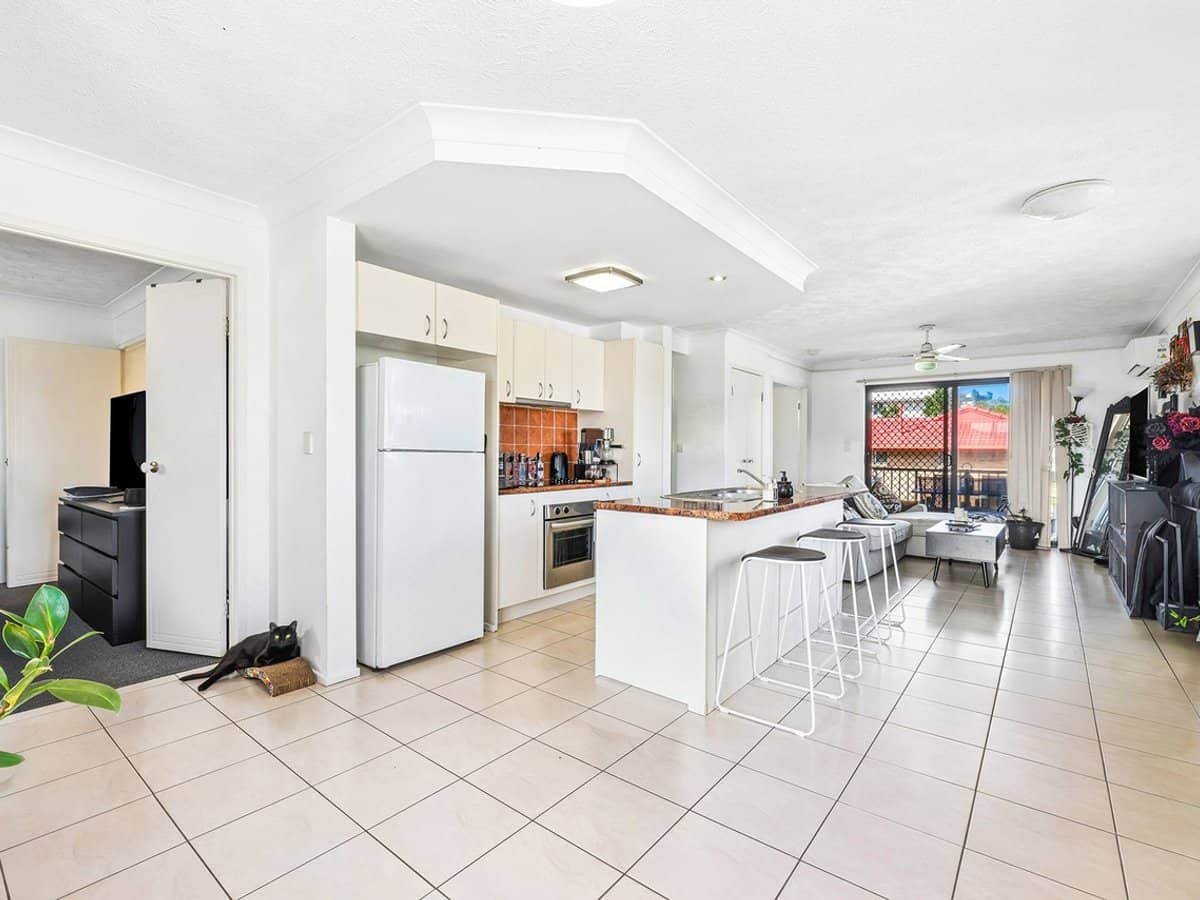 13-15 Illawong Street, Surfers Paradise - Thumbnail 3