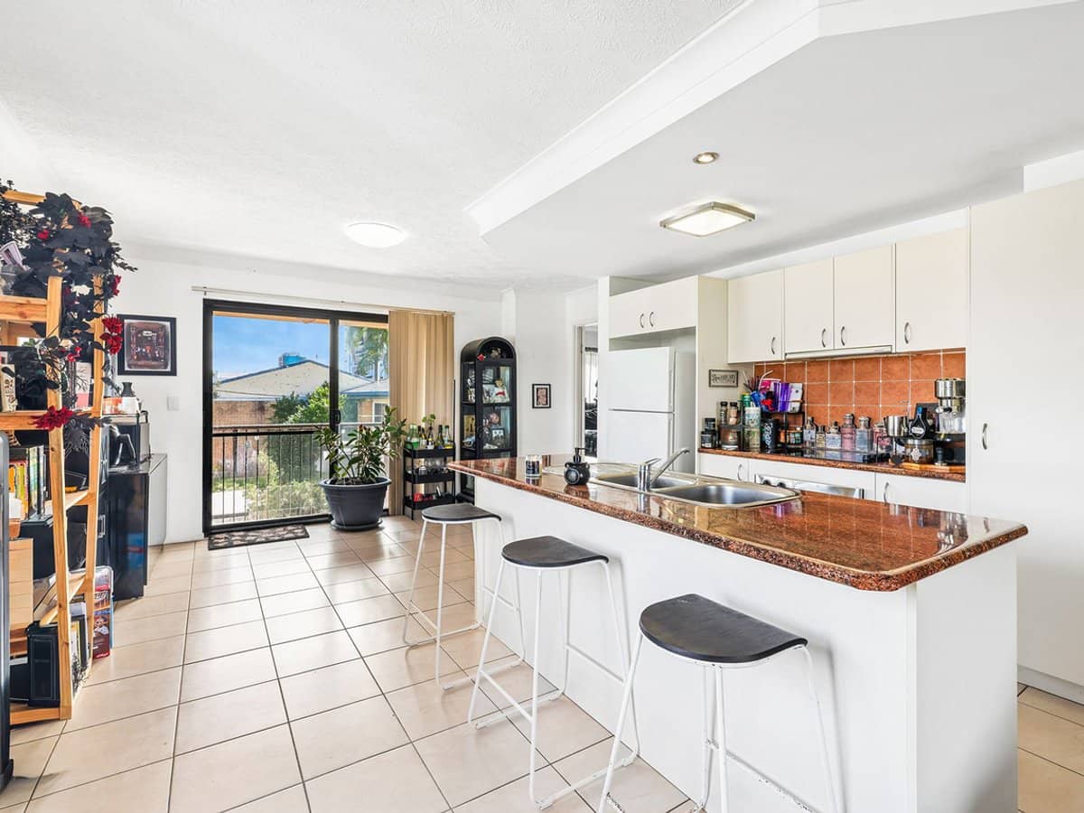 13-15 Illawong Street, Surfers Paradise - Thumbnail 5