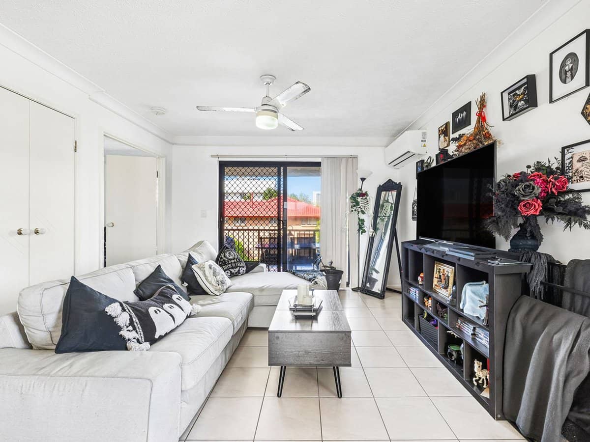 13-15 Illawong Street, Surfers Paradise - Thumbnail 6