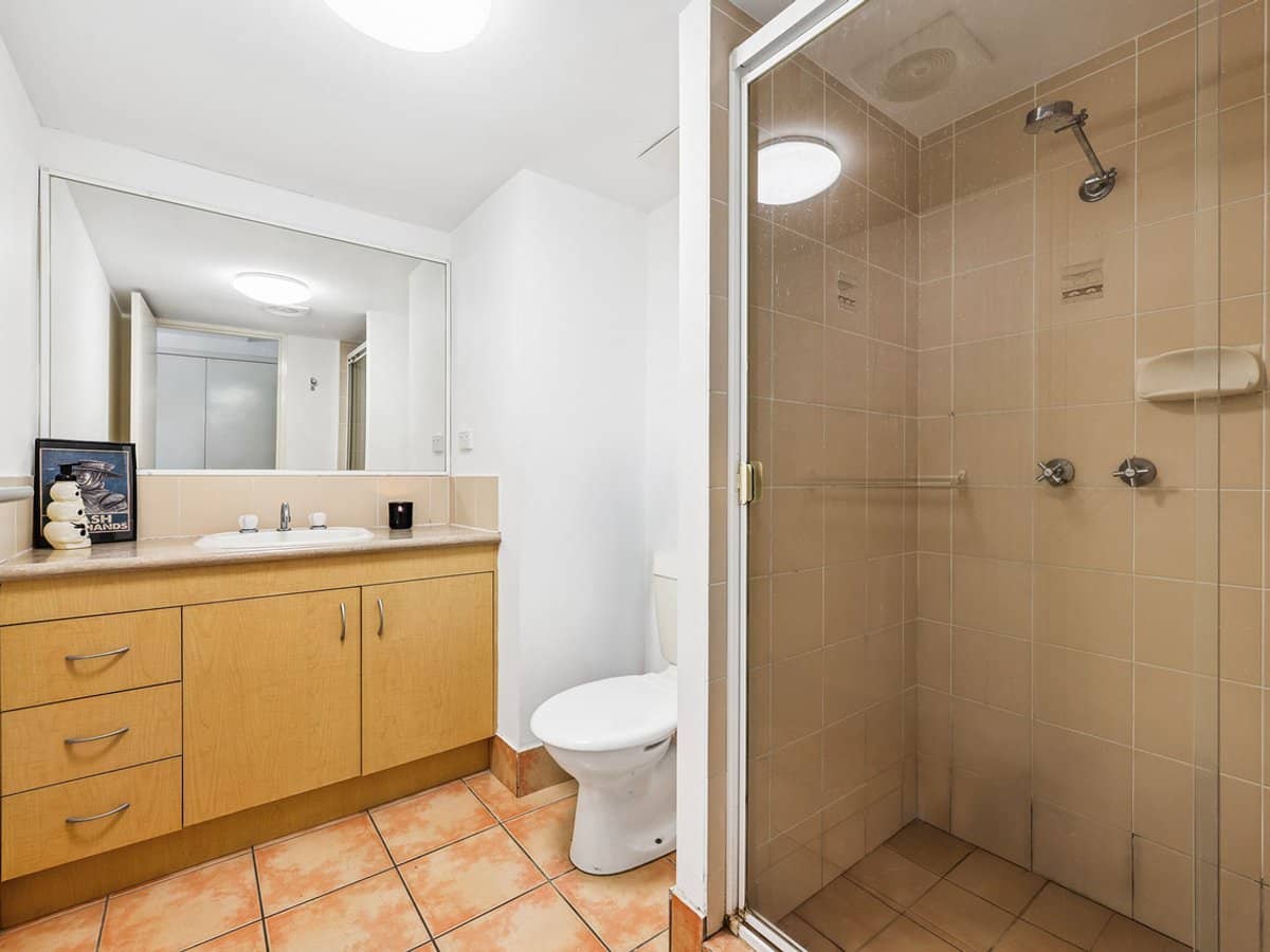 13-15 Illawong Street, Surfers Paradise - Thumbnail 10